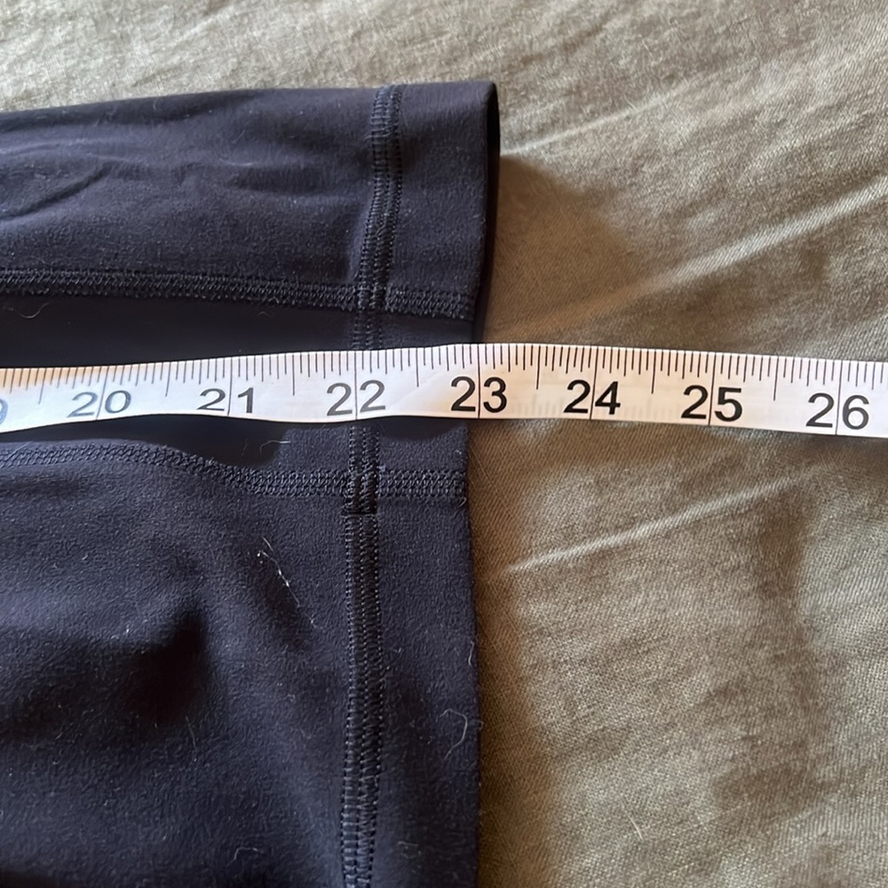 LULULEMON- High-Waisted, cropped, Align Women's Pants. 23” inseam - Picture 11 of 12